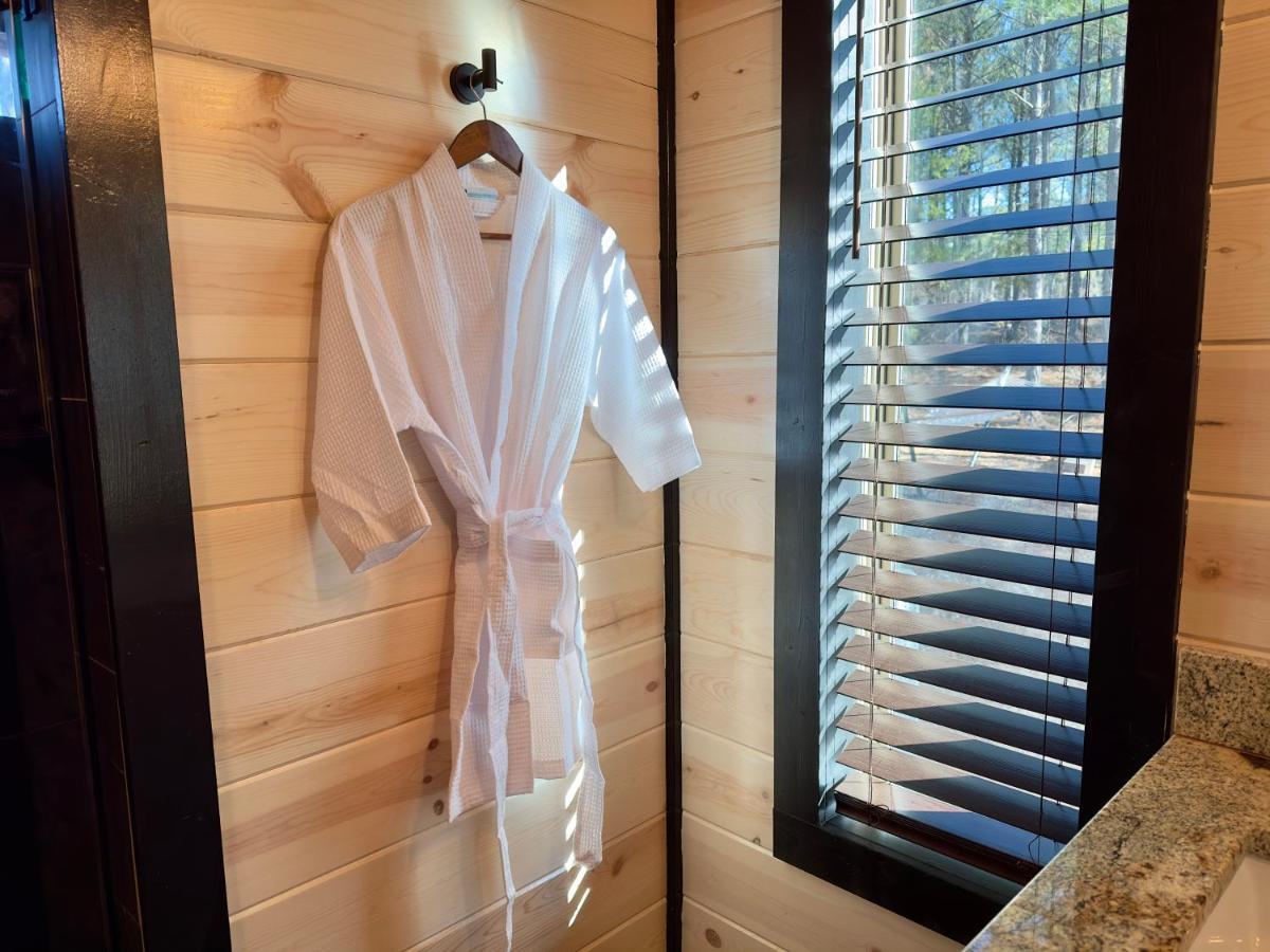 New Luxury Cabin, Hot Tub, Forest Views,Hotel Style Amenities Broken Bow Eksteriør billede