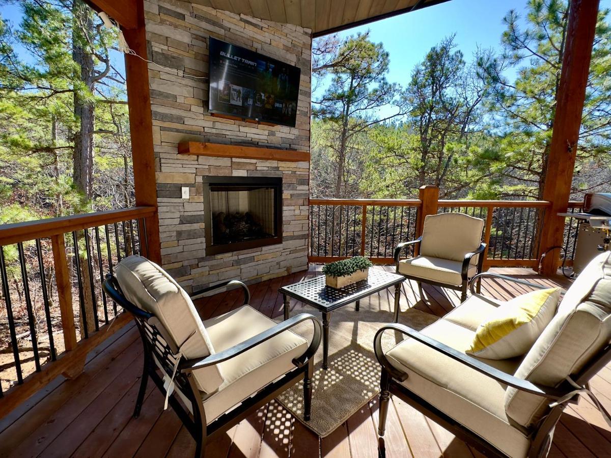 New Luxury Cabin, Hot Tub, Forest Views,Hotel Style Amenities Broken Bow Eksteriør billede