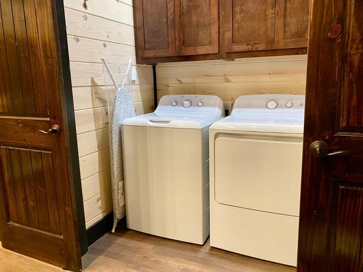 New Luxury Cabin, Hot Tub, Forest Views,Hotel Style Amenities Broken Bow Eksteriør billede