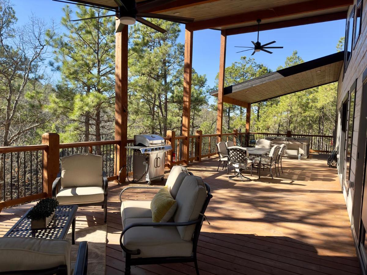 New Luxury Cabin, Hot Tub, Forest Views,Hotel Style Amenities Broken Bow Eksteriør billede