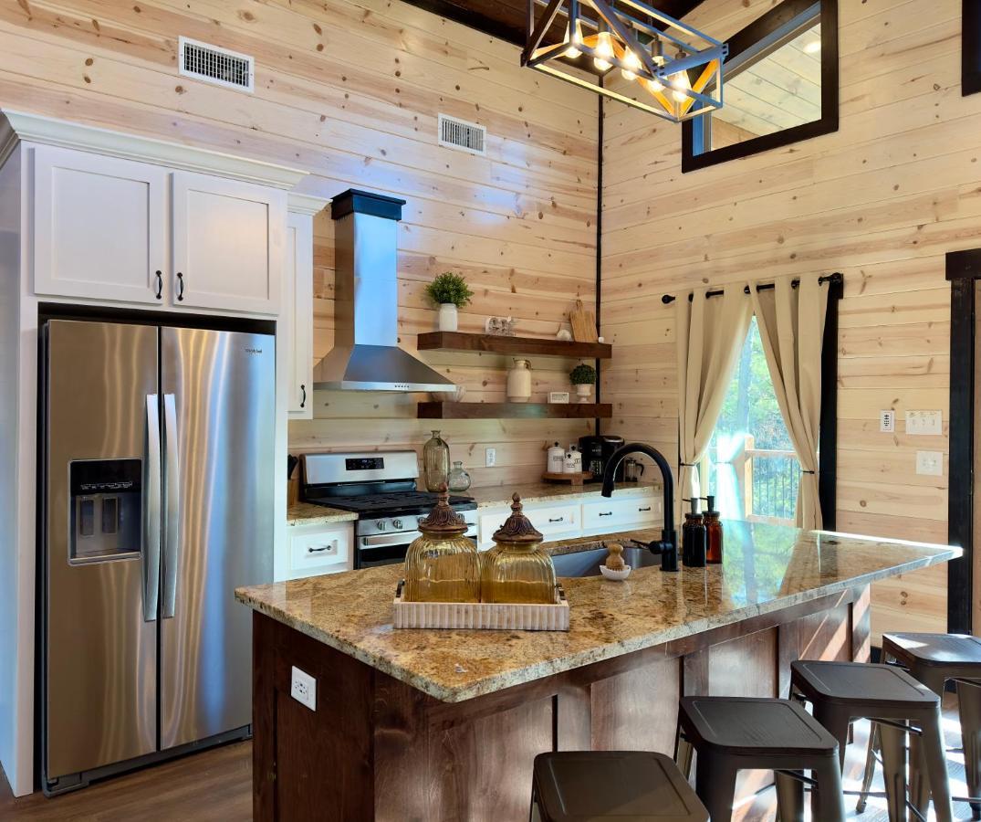 New Luxury Cabin, Hot Tub, Forest Views,Hotel Style Amenities Broken Bow Eksteriør billede
