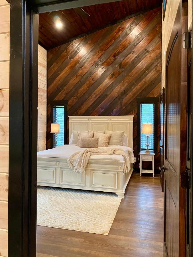 New Luxury Cabin, Hot Tub, Forest Views,Hotel Style Amenities Broken Bow Eksteriør billede