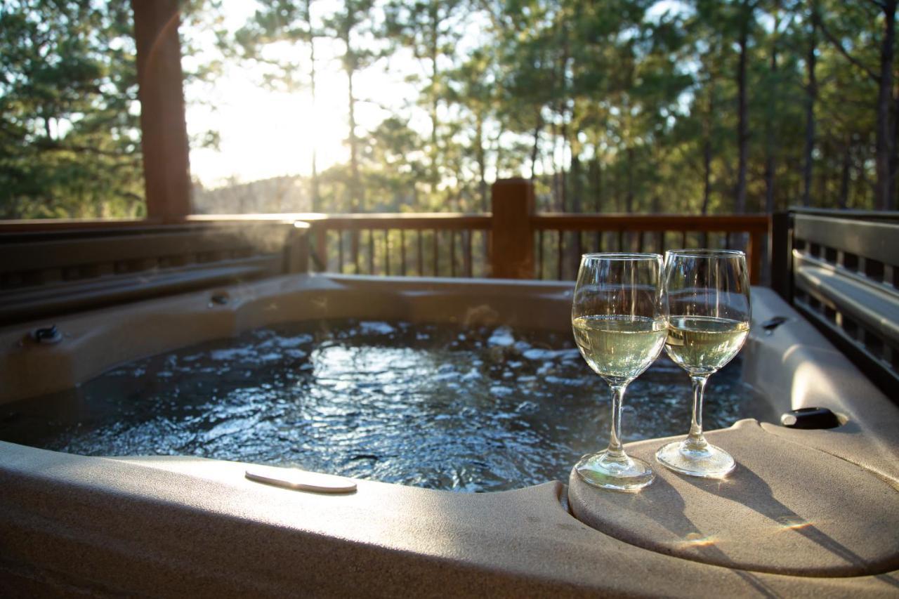 New Luxury Cabin, Hot Tub, Forest Views,Hotel Style Amenities Broken Bow Eksteriør billede
