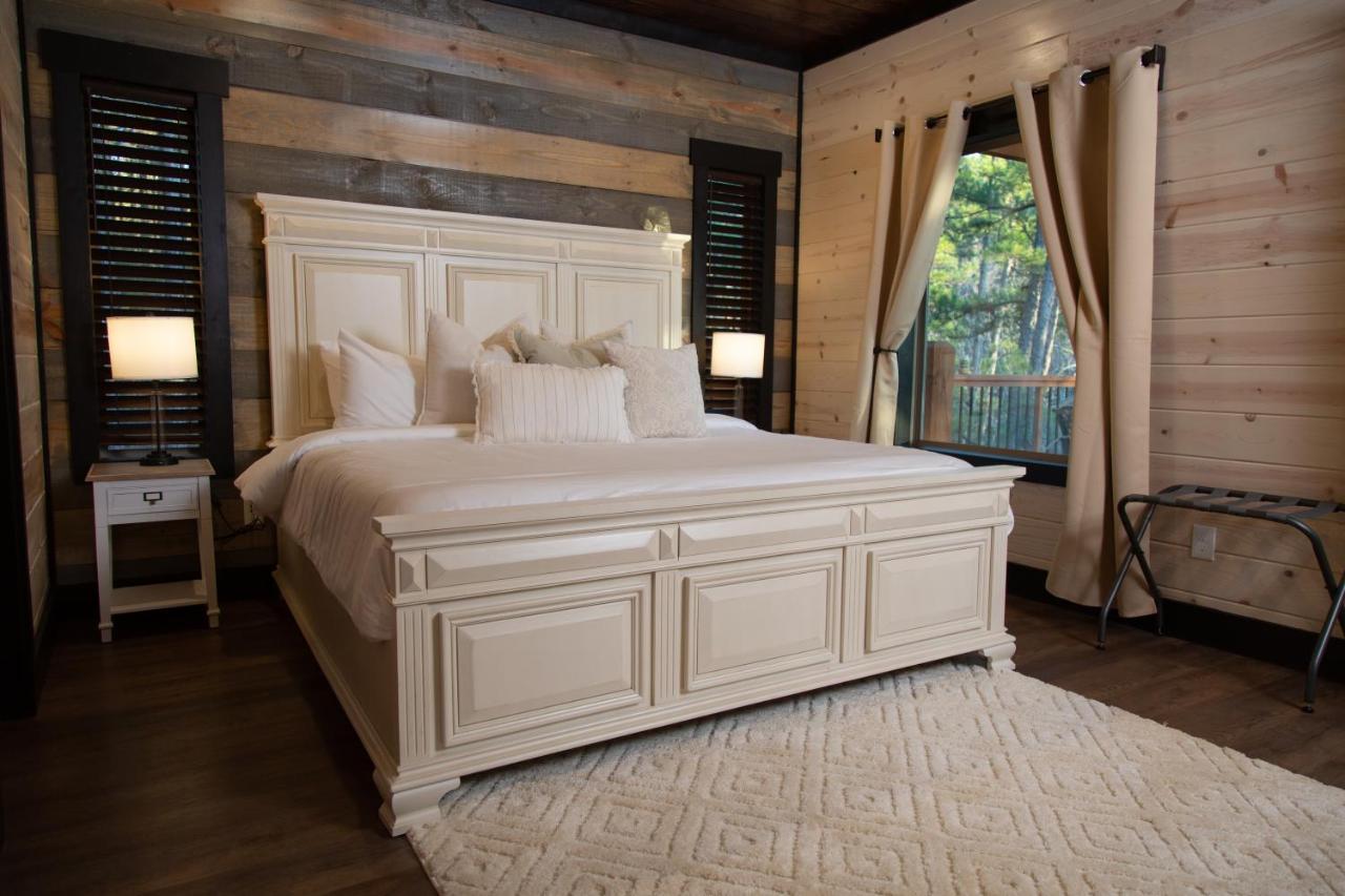 New Luxury Cabin, Hot Tub, Forest Views,Hotel Style Amenities Broken Bow Eksteriør billede