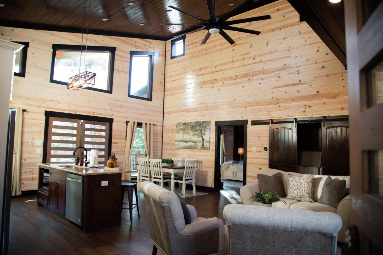 New Luxury Cabin, Hot Tub, Forest Views,Hotel Style Amenities Broken Bow Eksteriør billede
