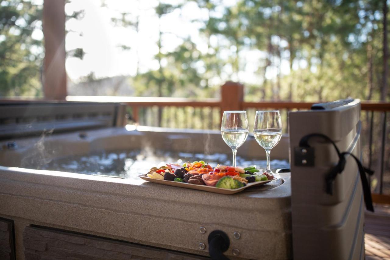 New Luxury Cabin, Hot Tub, Forest Views,Hotel Style Amenities Broken Bow Eksteriør billede