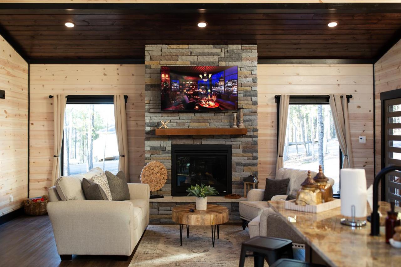 New Luxury Cabin, Hot Tub, Forest Views,Hotel Style Amenities Broken Bow Eksteriør billede