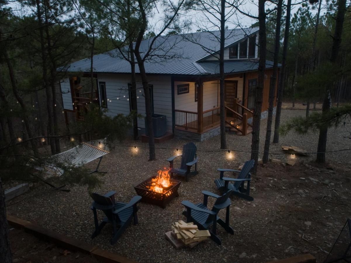 New Luxury Cabin, Hot Tub, Forest Views,Hotel Style Amenities Broken Bow Eksteriør billede