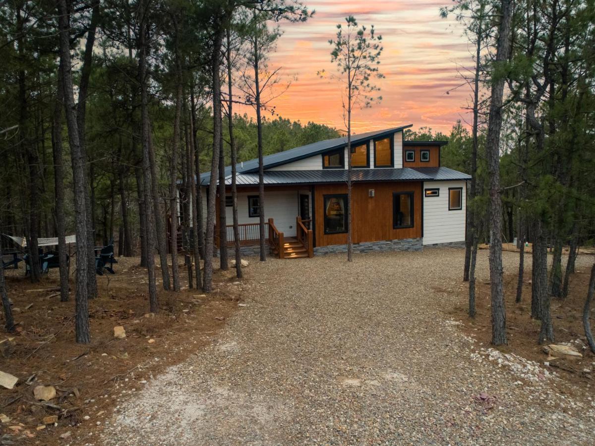 New Luxury Cabin, Hot Tub, Forest Views,Hotel Style Amenities Broken Bow Eksteriør billede