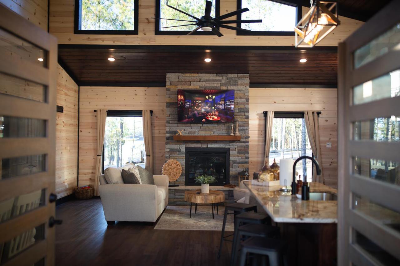 New Luxury Cabin, Hot Tub, Forest Views,Hotel Style Amenities Broken Bow Eksteriør billede