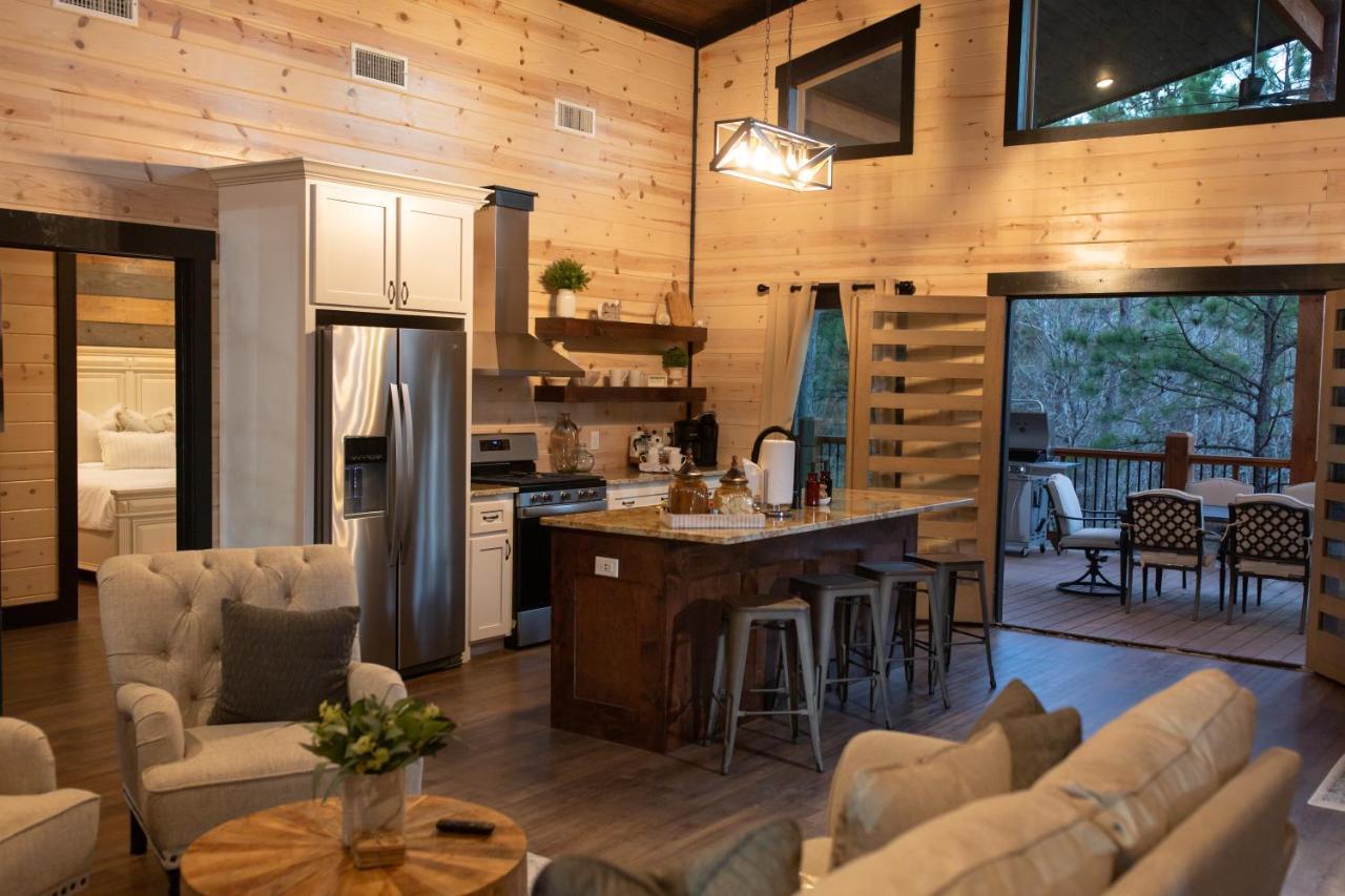 New Luxury Cabin, Hot Tub, Forest Views,Hotel Style Amenities Broken Bow Eksteriør billede