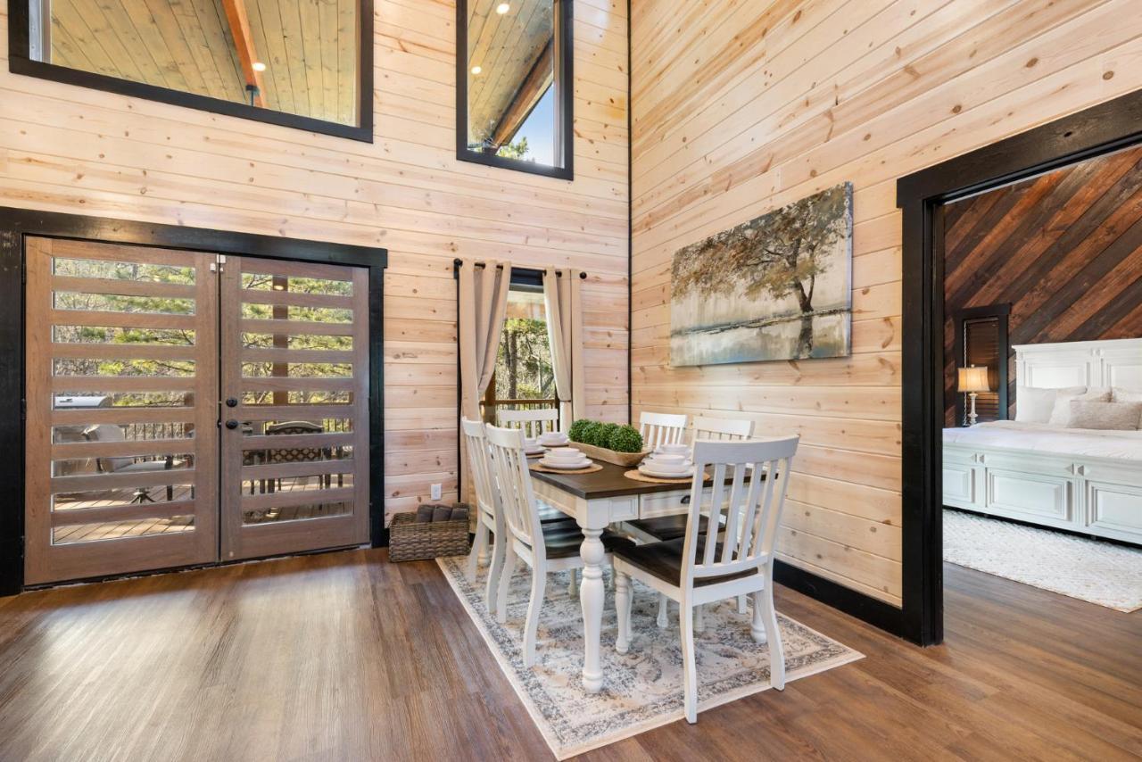 New Luxury Cabin, Hot Tub, Forest Views,Hotel Style Amenities Broken Bow Eksteriør billede