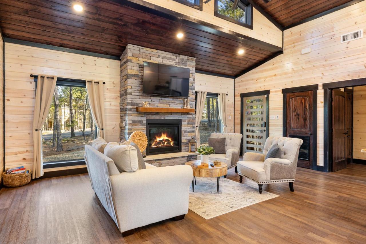 New Luxury Cabin, Hot Tub, Forest Views,Hotel Style Amenities Broken Bow Eksteriør billede