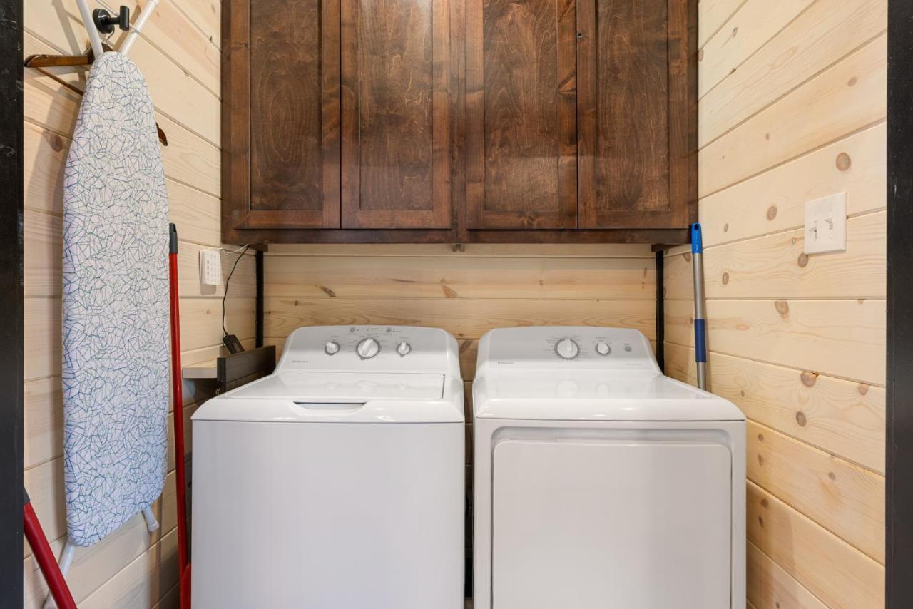 New Luxury Cabin, Hot Tub, Forest Views,Hotel Style Amenities Broken Bow Eksteriør billede