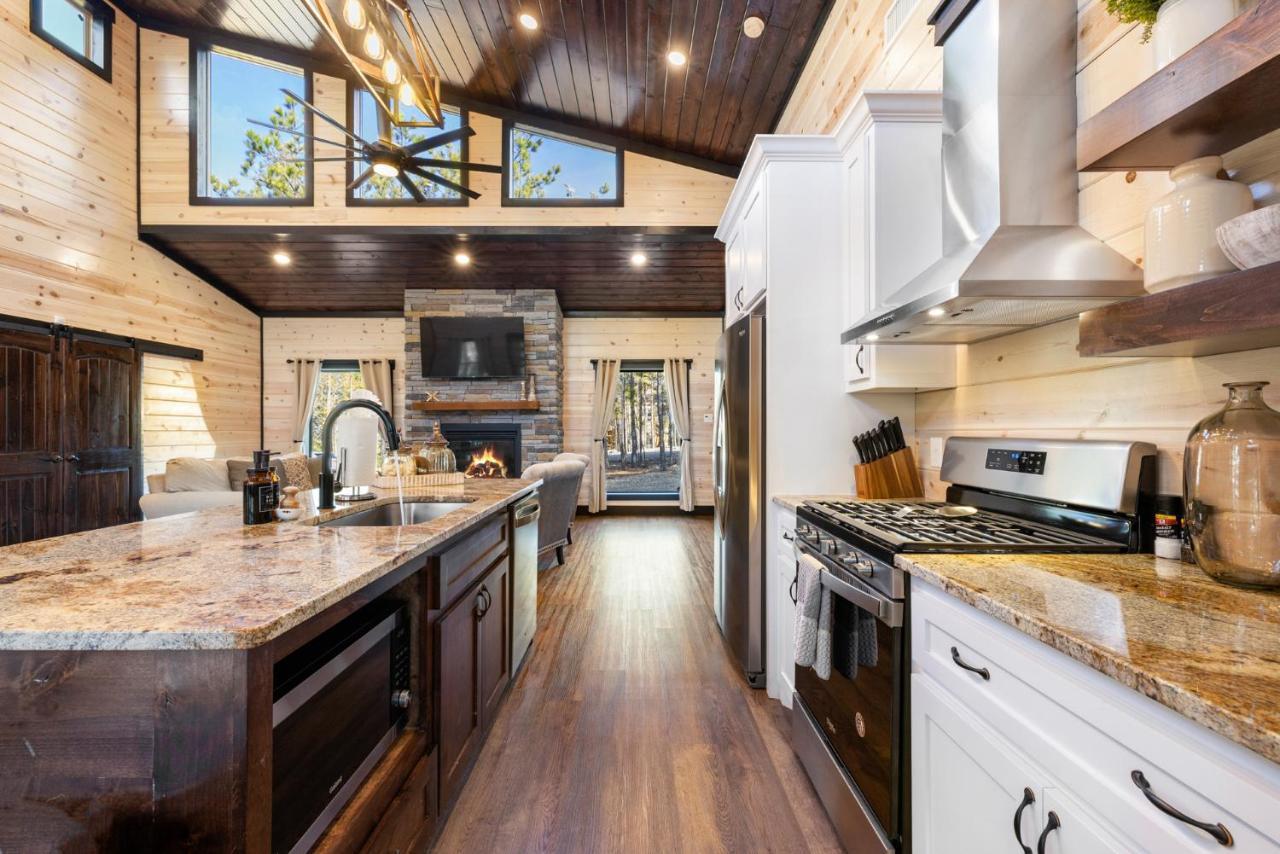 New Luxury Cabin, Hot Tub, Forest Views,Hotel Style Amenities Broken Bow Eksteriør billede