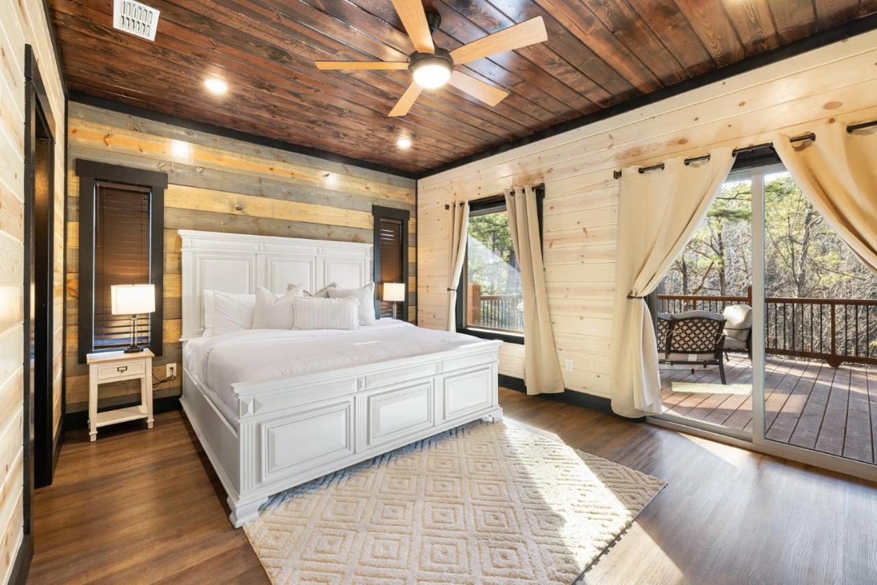 New Luxury Cabin, Hot Tub, Forest Views,Hotel Style Amenities Broken Bow Eksteriør billede